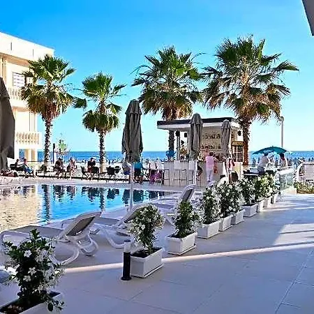 Adria Palace 3*
