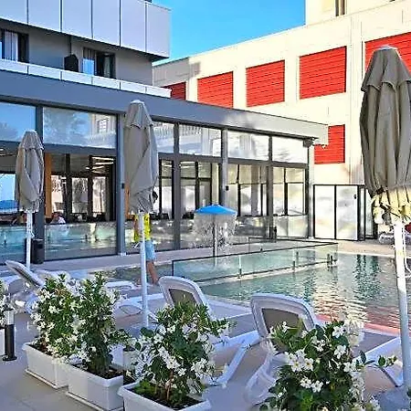 Отель Adria Palace Дуррес
