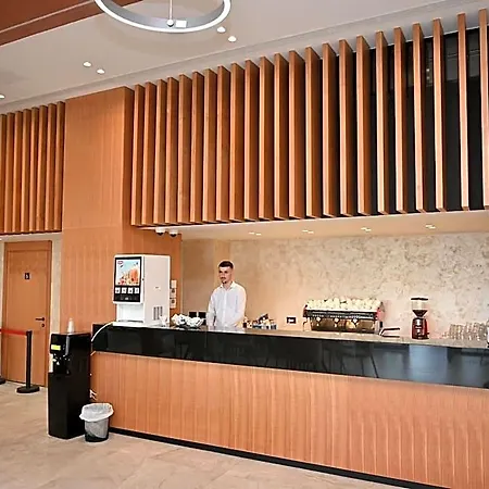 Adria Palace Отель Дуррес